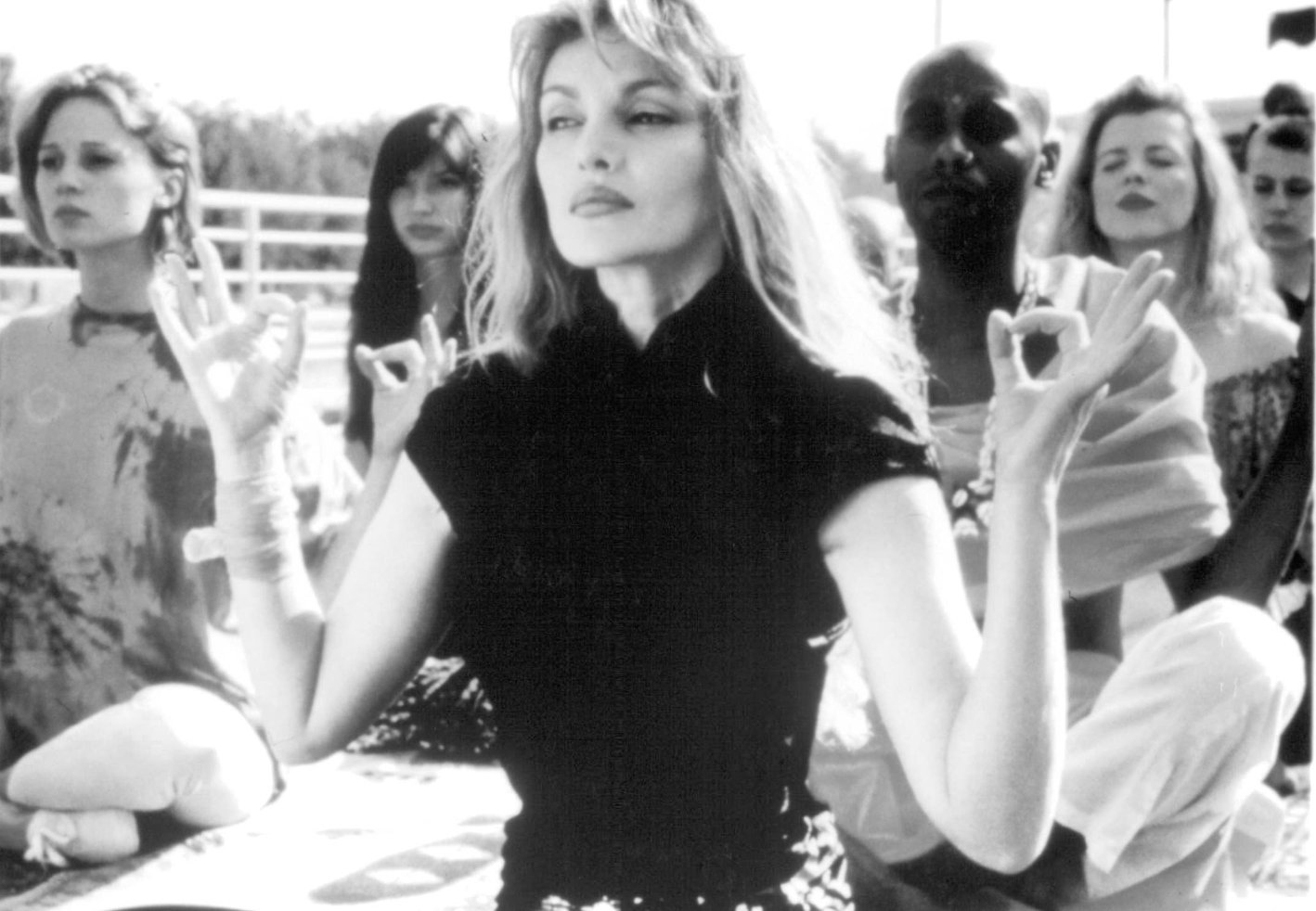 Фото - Индеец в Париже: 1418x982 / 163 Кб