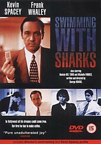 Фото - Среди акул: 334x475 / 43 Кб