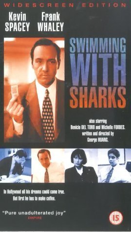 Фото - Среди акул: 269x475 / 30 Кб