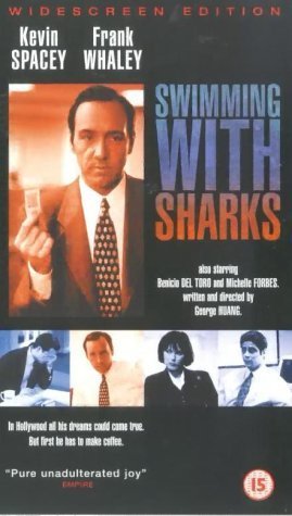 Фото - Среди акул: 269x475 / 29 Кб