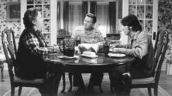 Фото - Война в доме: 251x140 / 13 Кб