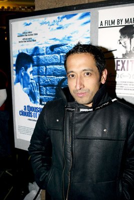 Фото - Тысячи мирных облаков окружают небо, любовь, ты не можешь остановить любовь…: 267x400 / 29 Кб