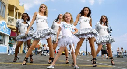 Фото - Стоячая овация: 417x227 / 32 Кб