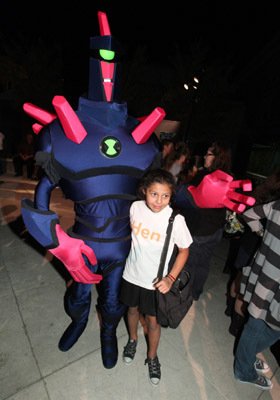 Фото - Бен 10: Инопланетный рой: 280x400 / 23 Кб