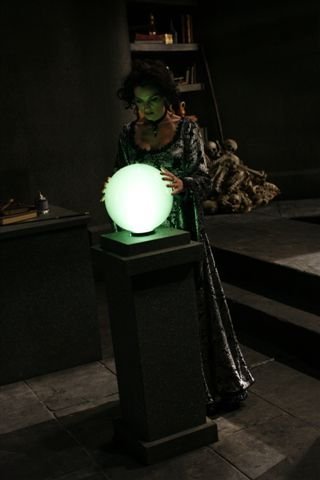 Фото - Красавица и чудовище: 320x480 / 18 Кб