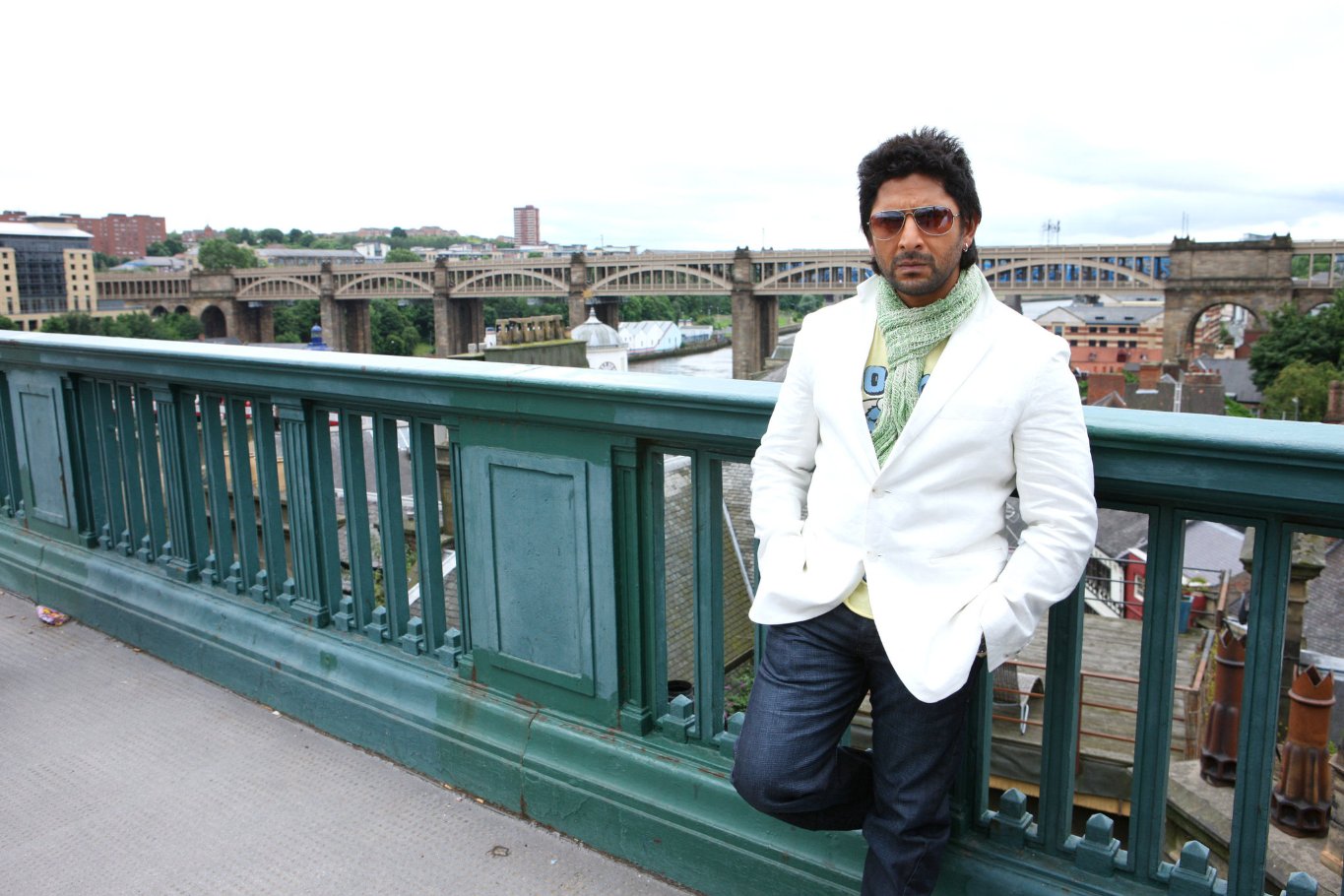 Фото - Я, ты и призрак: 1365x910 / 196 Кб