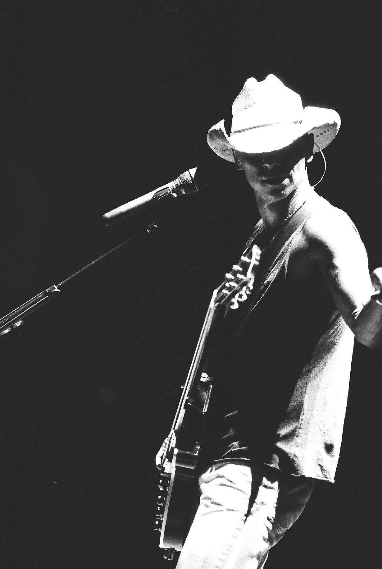 Фото - Кенни Чесни: Лето в 3D: 1230x1831 / 157 Кб