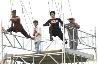 Фото - Эон Флакс: 316x206 / 19 Кб