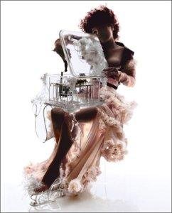 Фото - Björk at the Royal Opera House: 242x300 / 17 Кб