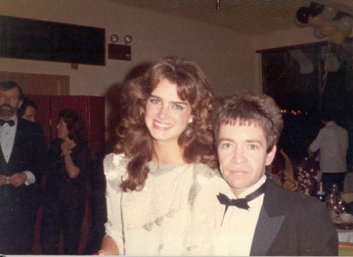 Фото - Легенда аллеи звезд: 353x257 / 18 Кб