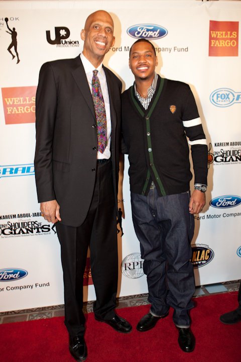 Фото - On the Shoulders of Giants: 480x720 / 64 Кб