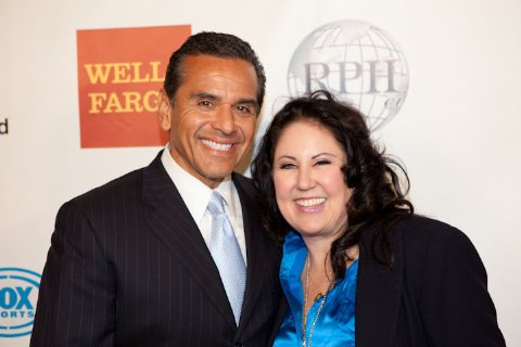 Фото - On the Shoulders of Giants: 480x320 / 25 Кб