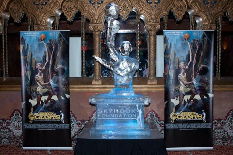 Фото - On the Shoulders of Giants: 480x320 / 51 Кб