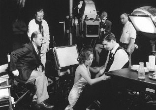 Фото - Танцующая девушка: 317x223 / 21 Кб