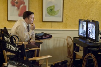 Фото - Изобретение лжи: 400x267 / 26 Кб