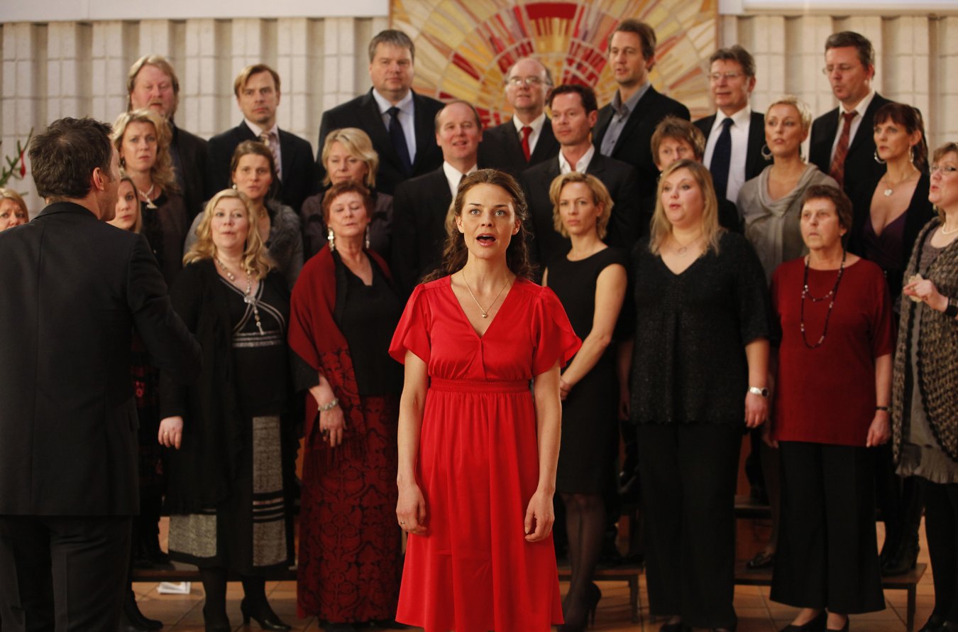 Фото - Счастлива до безумия: 1350x890 / 154 Кб