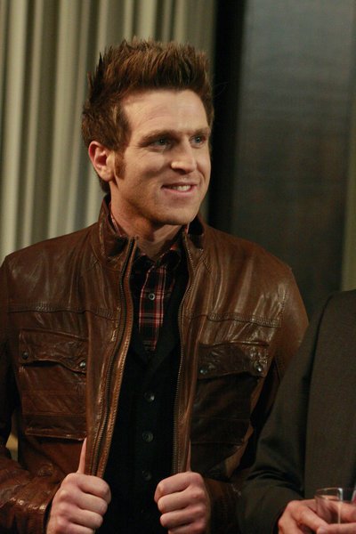 Фото - Свободные агенты: 400x600 / 40 Кб