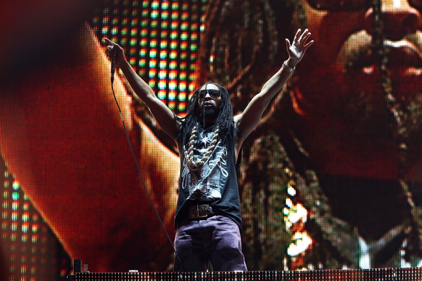 Фото - 	 Танцевальное шоу Electric Daisy Carnival: 1365x910 / 269 Кб