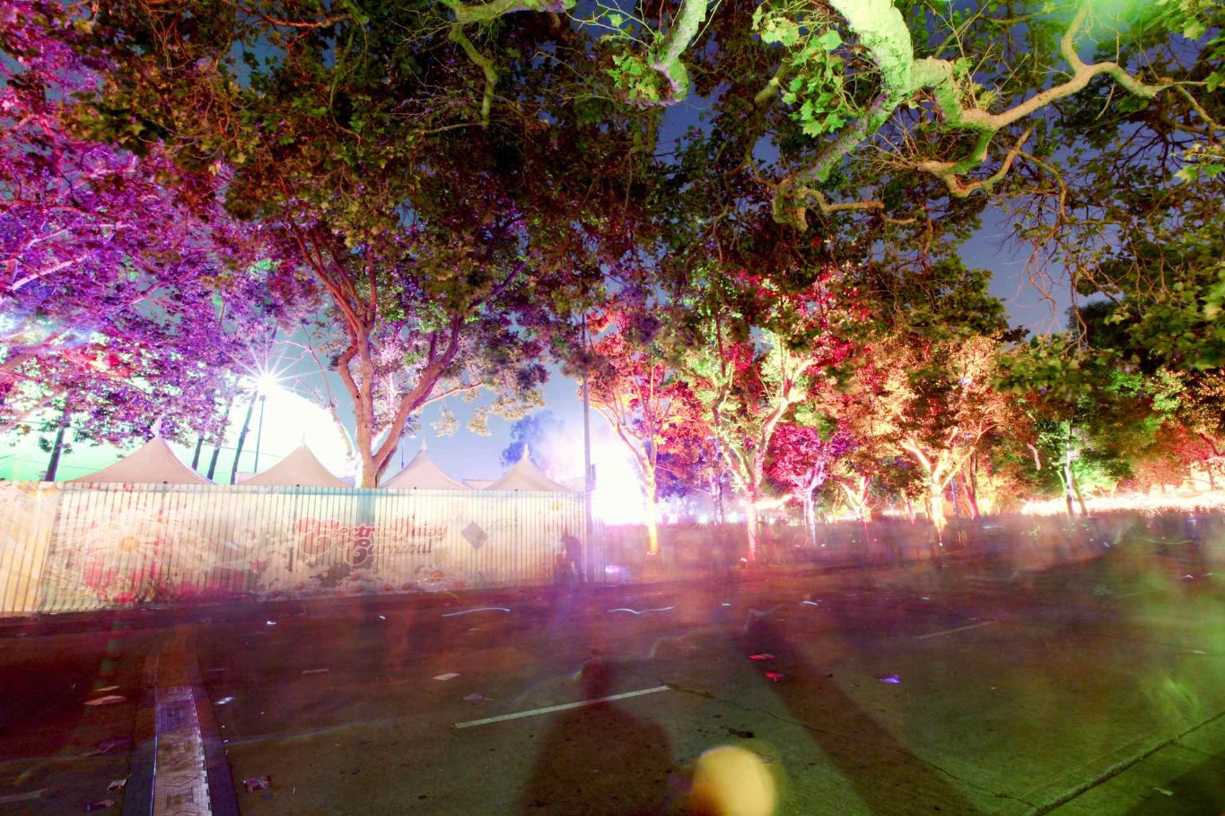 Фото - 	 Танцевальное шоу Electric Daisy Carnival: 1365x910 / 343 Кб