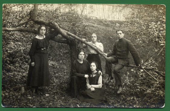 Фото - Sholem Aleichem: Laughing in the Darkness: 562x369 / 66 Кб