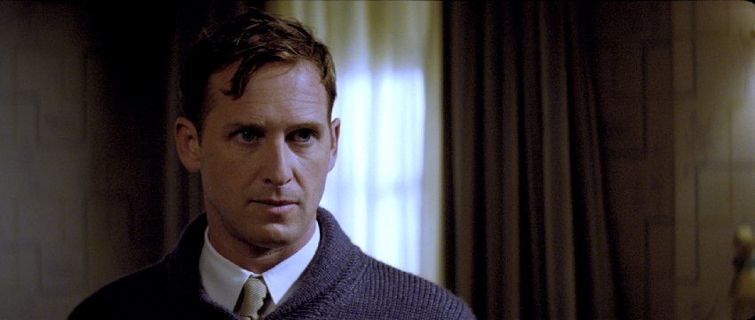 Фото - Дж. Эдгар: 850x360 / 42 Кб