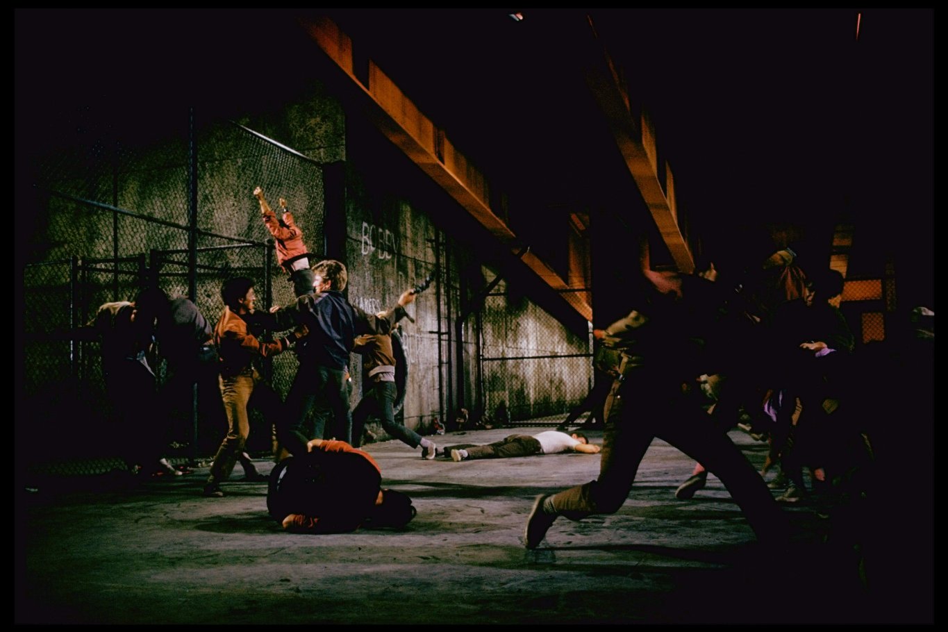 Фото - Вестсайдская история: 1365x910 / 147 Кб