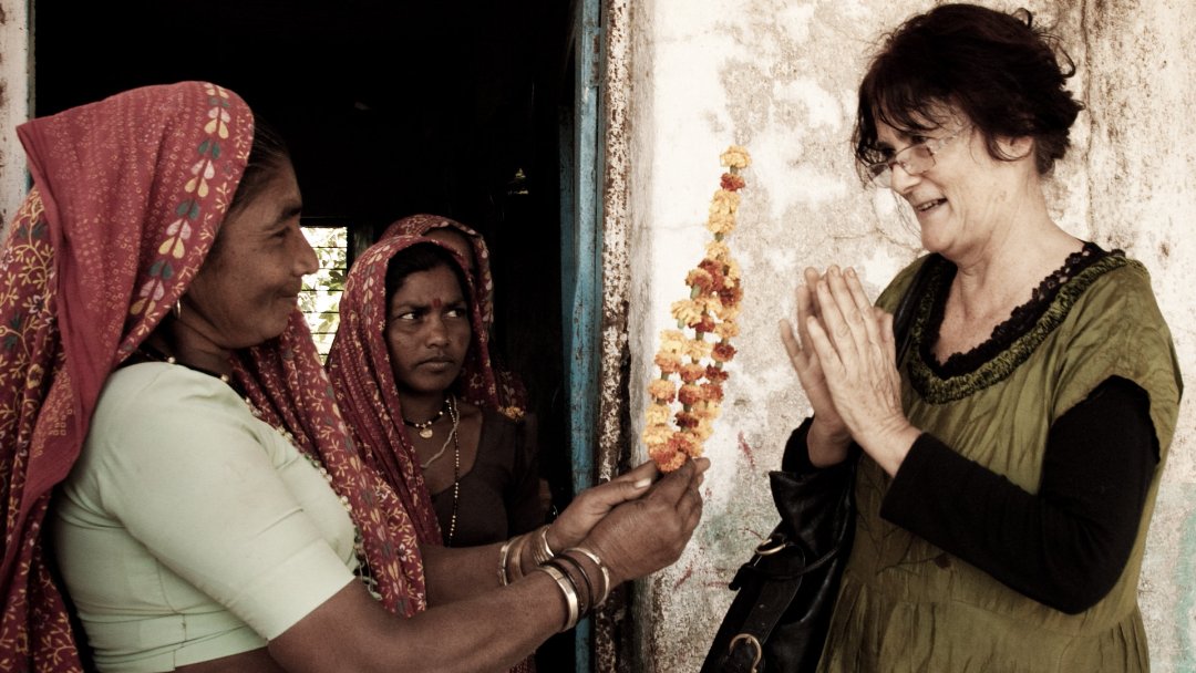 Фото - Rose Circles ~Women's Upliftment~: 1080x608 / 131 Кб