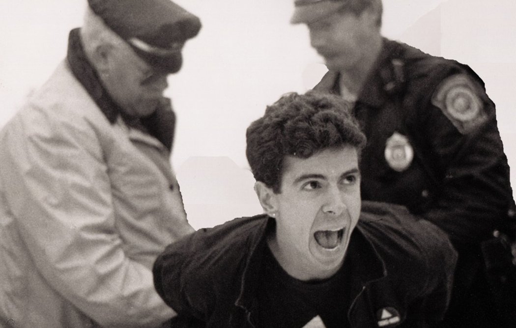 Фото - How to Survive a Plague: 1050x668 / 91 Кб