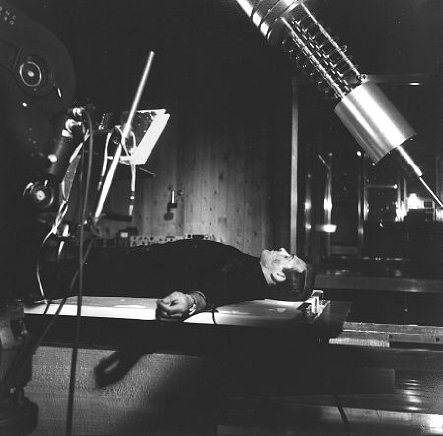 Фото - Голдфингер: 443x436 / 32 Кб