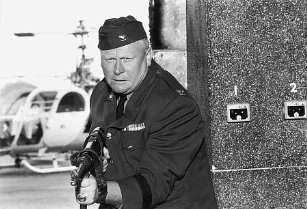 Фото - Голдфингер: 307x209 / 23 Кб