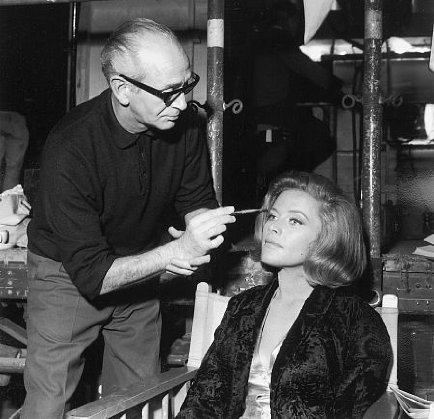 Фото - Голдфингер: 434x419 / 44 Кб