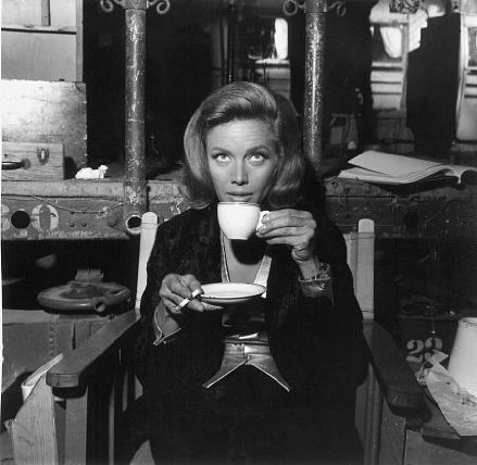 Фото - Голдфингер: 439x428 / 39 Кб