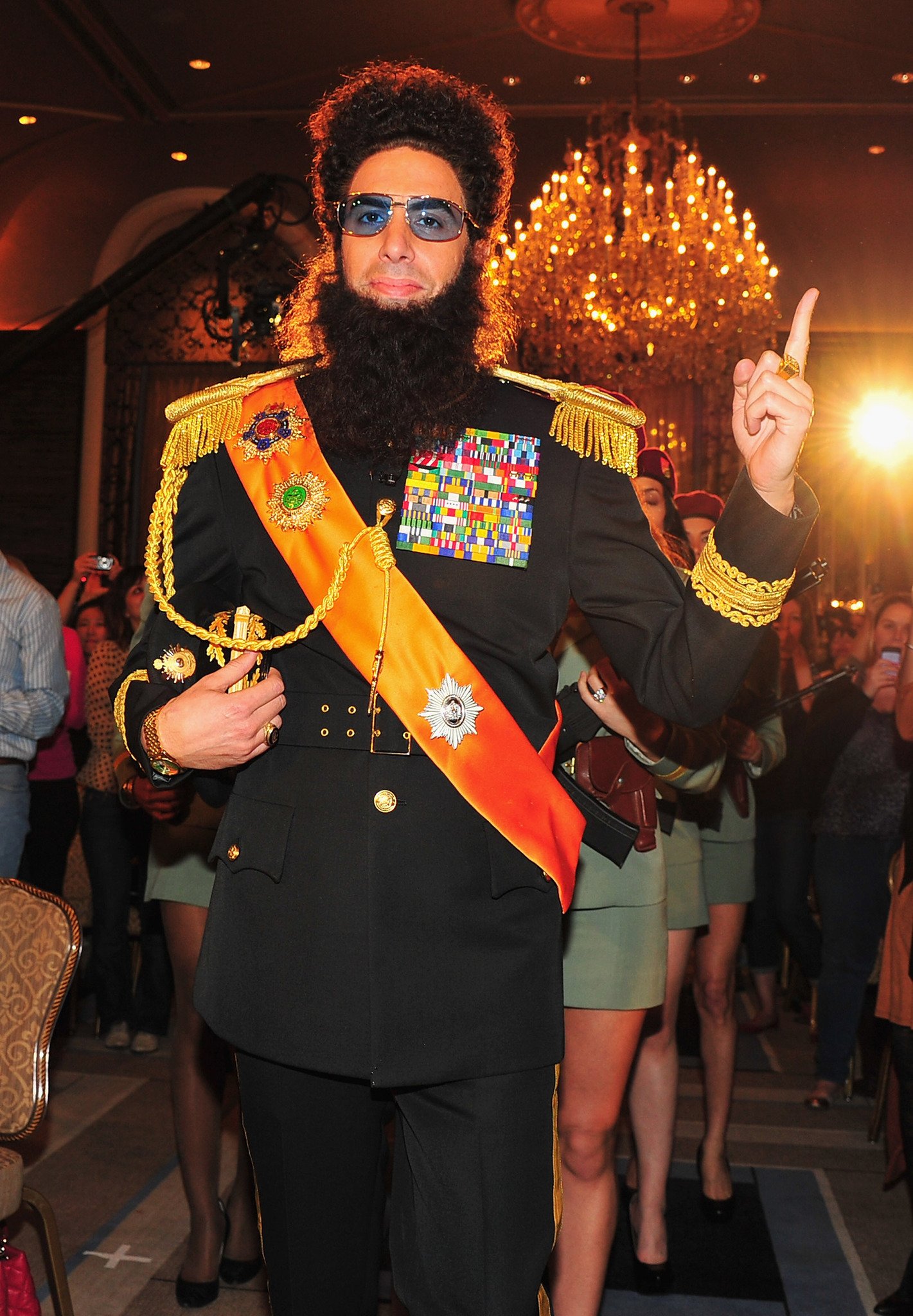 Фото - Диктатор: 1421x2048 / 491 Кб