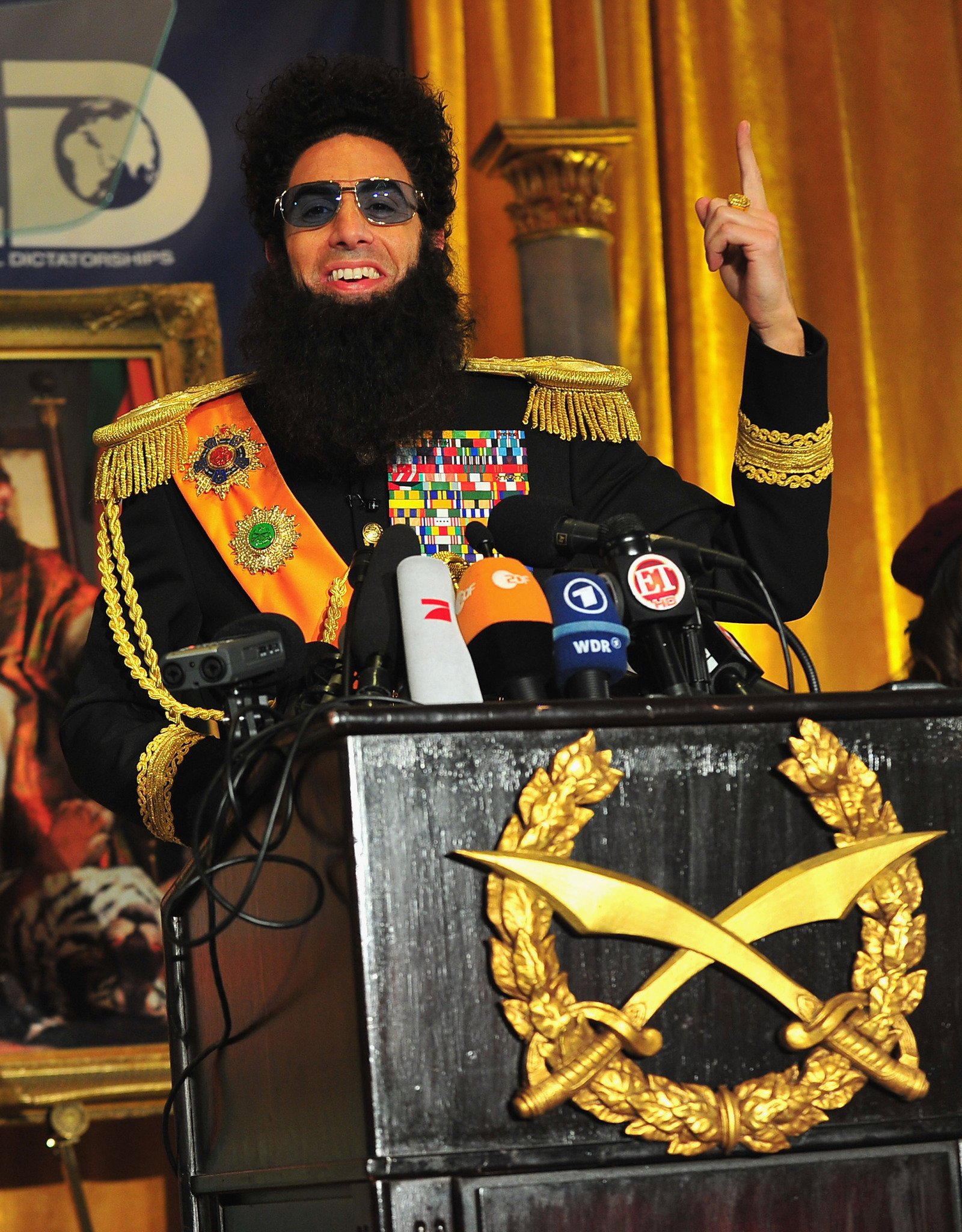 Фото - Диктатор: 1600x2048 / 618 Кб