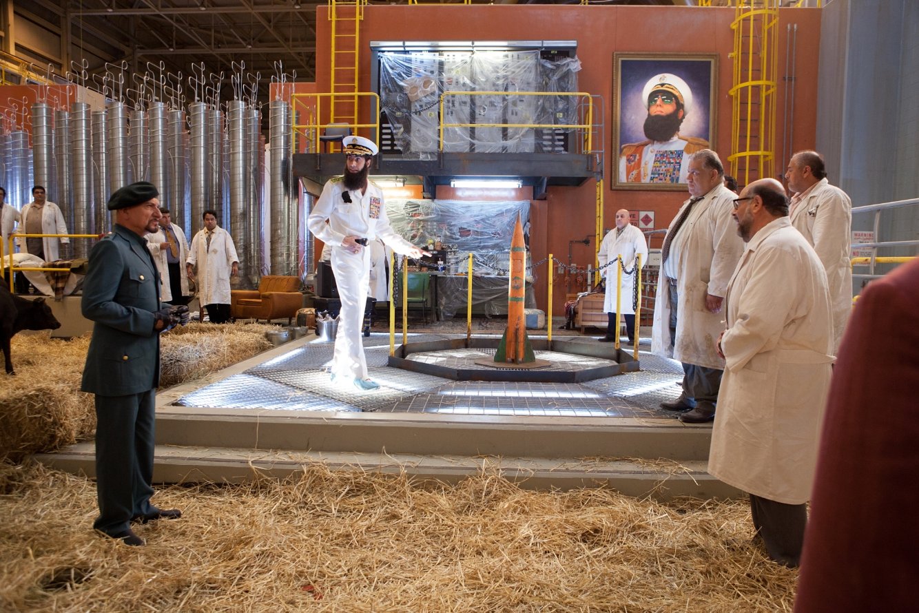 Фото - Диктатор: 1334x890 / 303 Кб