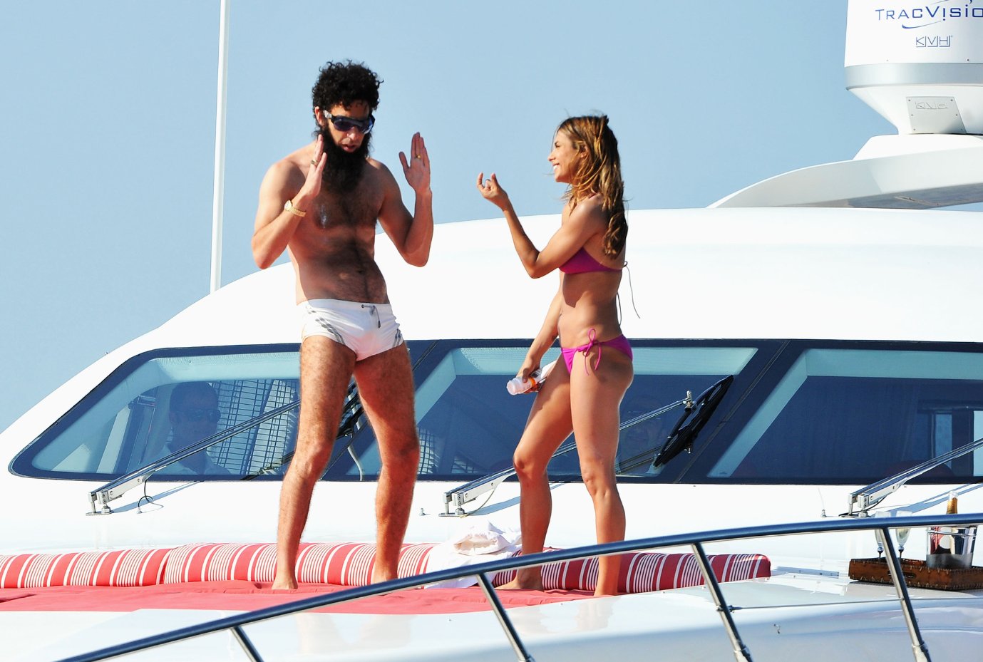 Фото - Диктатор: 1379x929 / 173 Кб