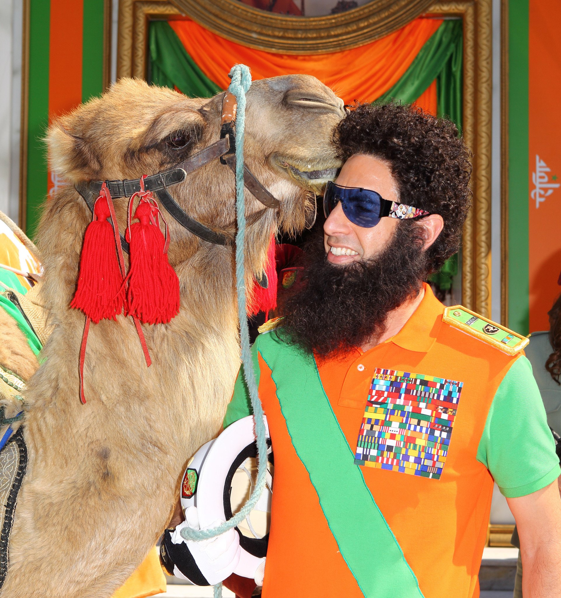 Фото - Диктатор: 1922x2048 / 991 Кб