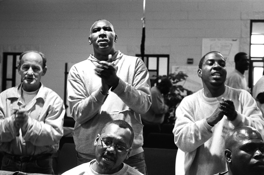 Фото - Faith in the Big House: 1024x679 / 142 Кб