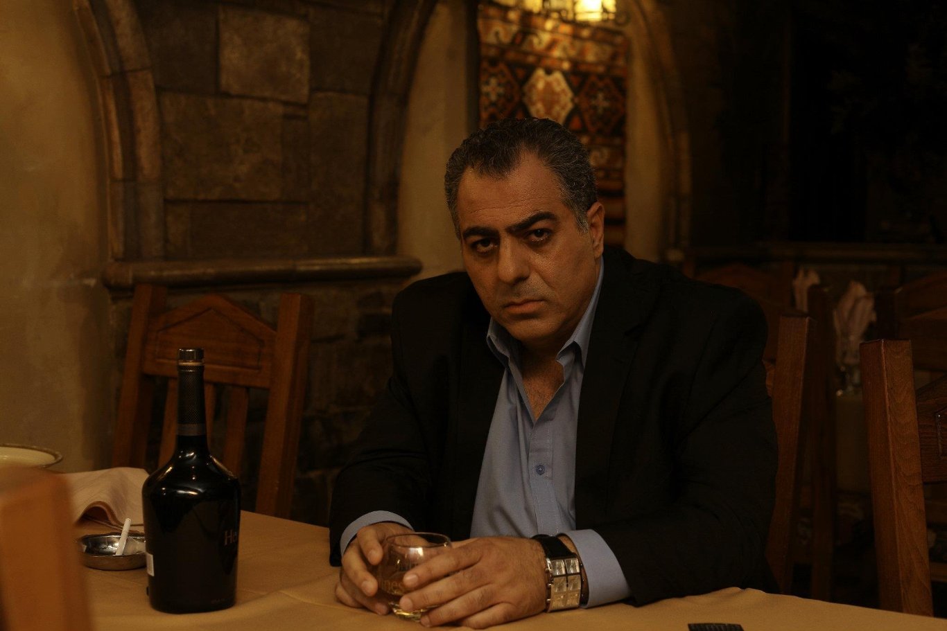 Фото - Betrayal: 1366x911 / 118 Кб