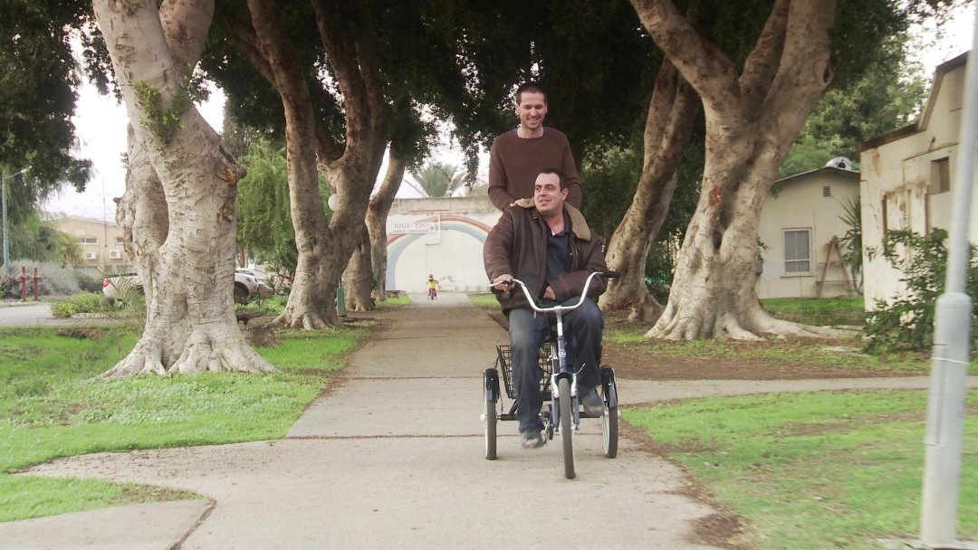 Фото - The Optimist and the Buddhist: 1080x608 / 150 Кб