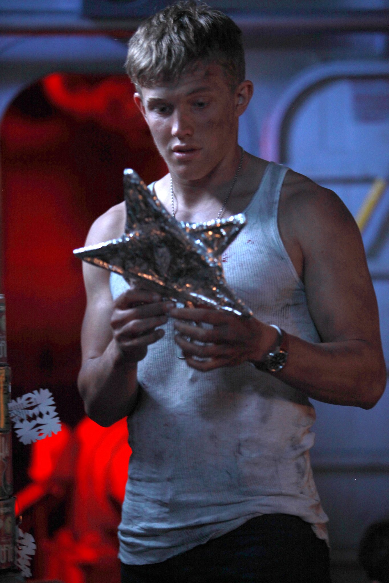 Фото - : 1365x2048 / 351 Кб