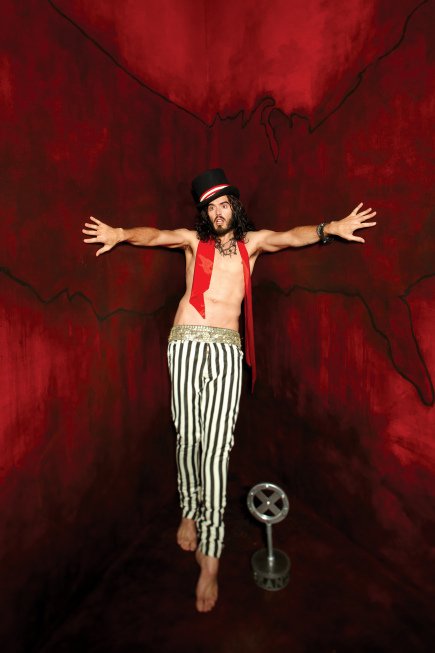 Фото - Brand X with Russell Brand: 435x653 / 34 Кб