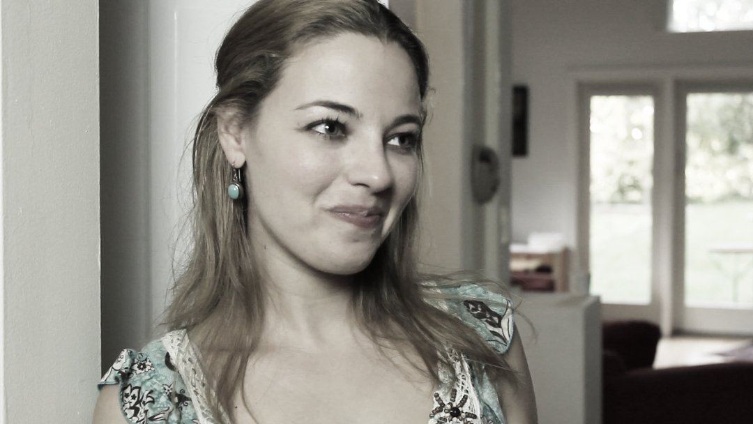 Фото - Family Bonds: 1080x608 / 77 Кб