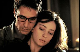 Фото - Окно напротив: 315x205 / 15 Кб