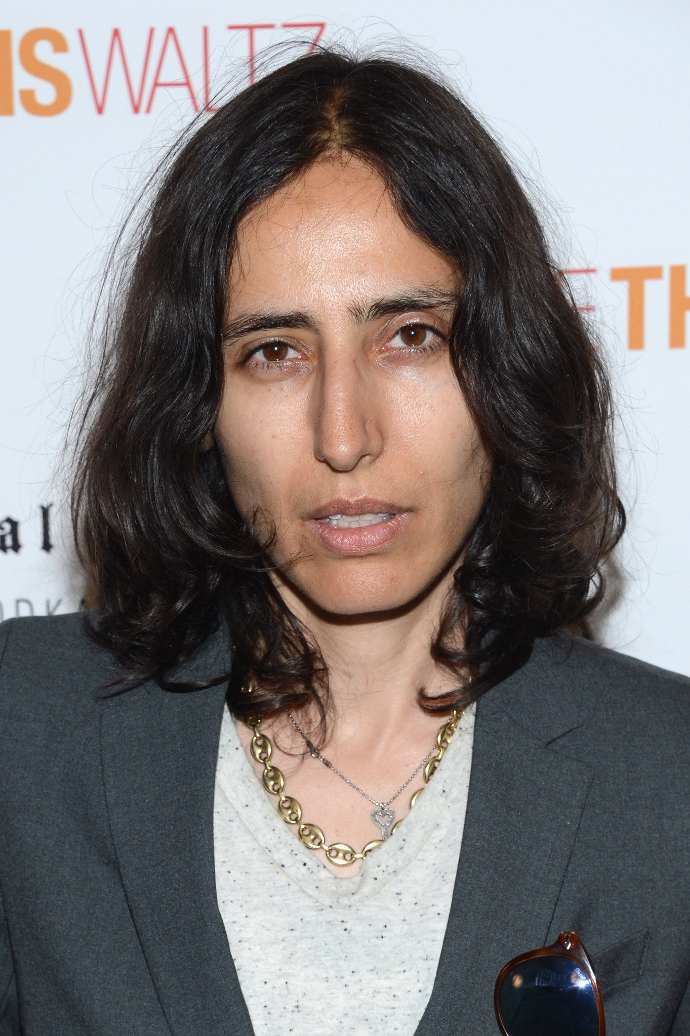 Фото - Любит / Не любит: 1363x2048 / 497 Кб