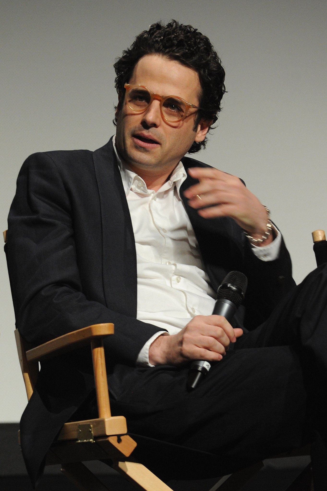 Фото - Любит / Не любит: 1362x2048 / 345 Кб