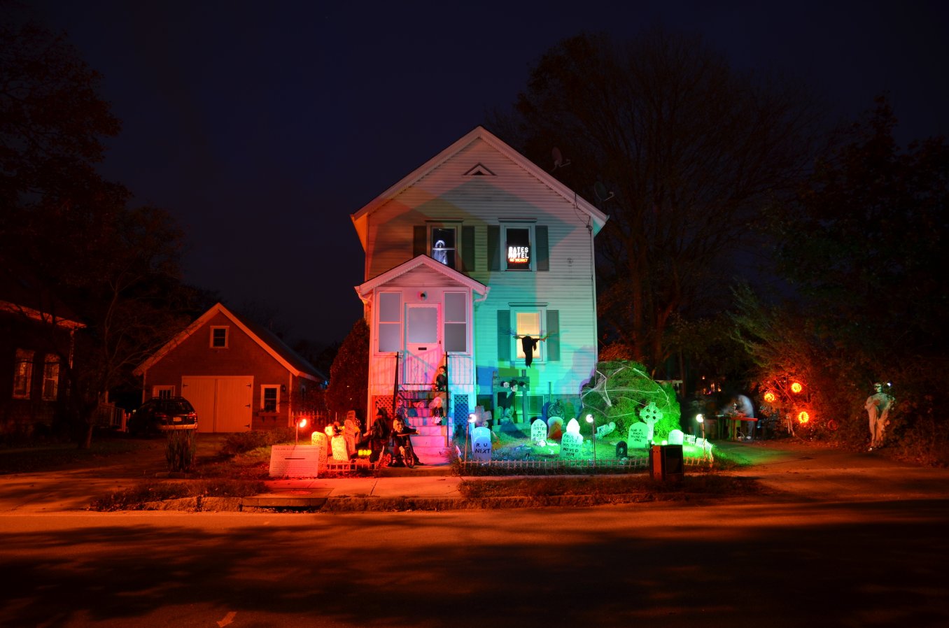 Фото - The American Scream: 1356x898 / 154 Кб