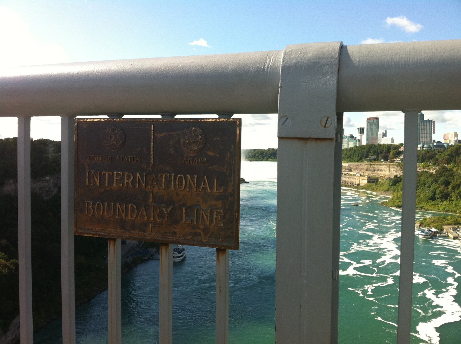 Фото - BorderLine: 1936x1446 / 445 Кб