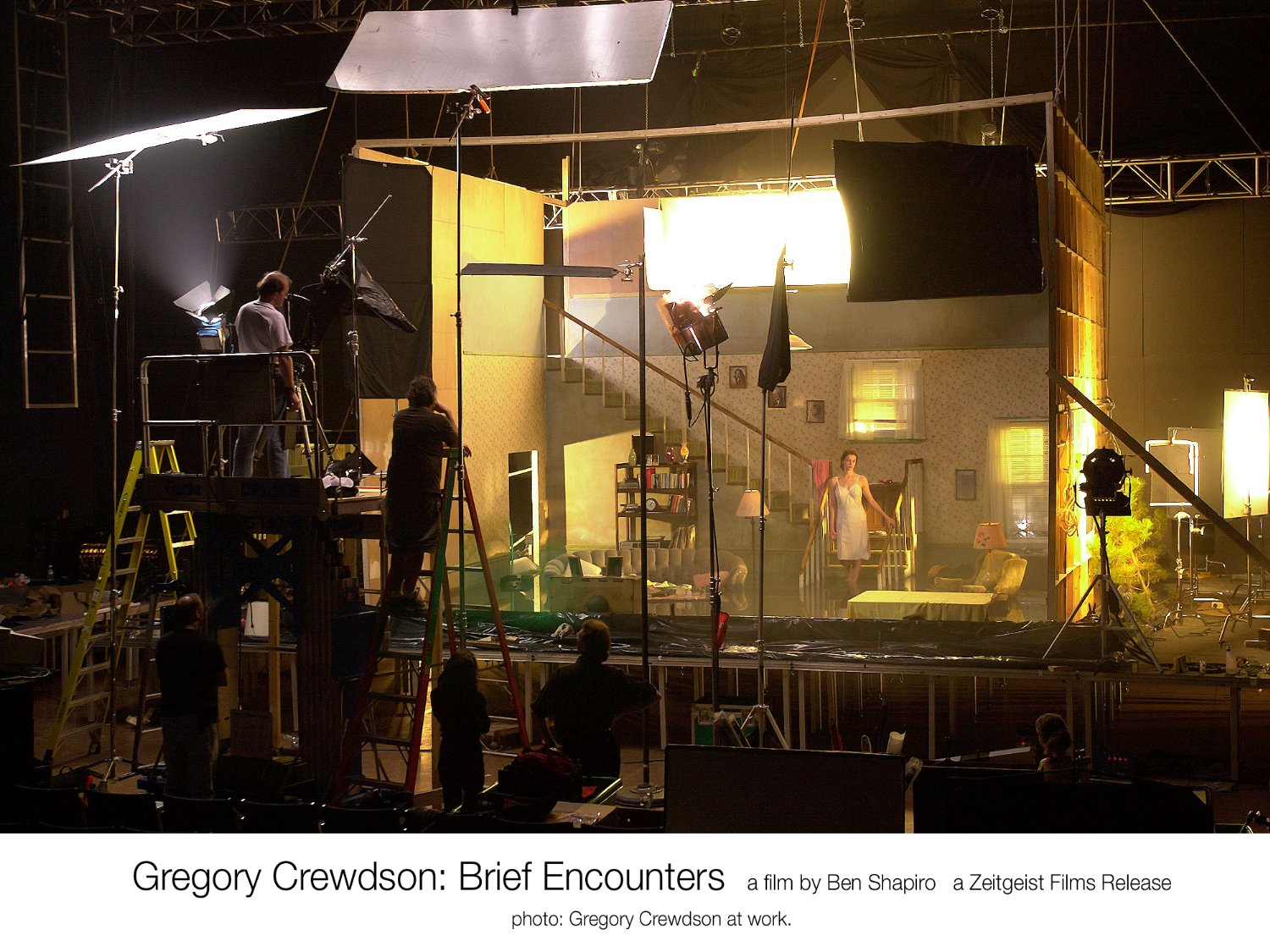 Фото - Gregory Crewdson: Brief Encounters: 1500x1125 / 336 Кб