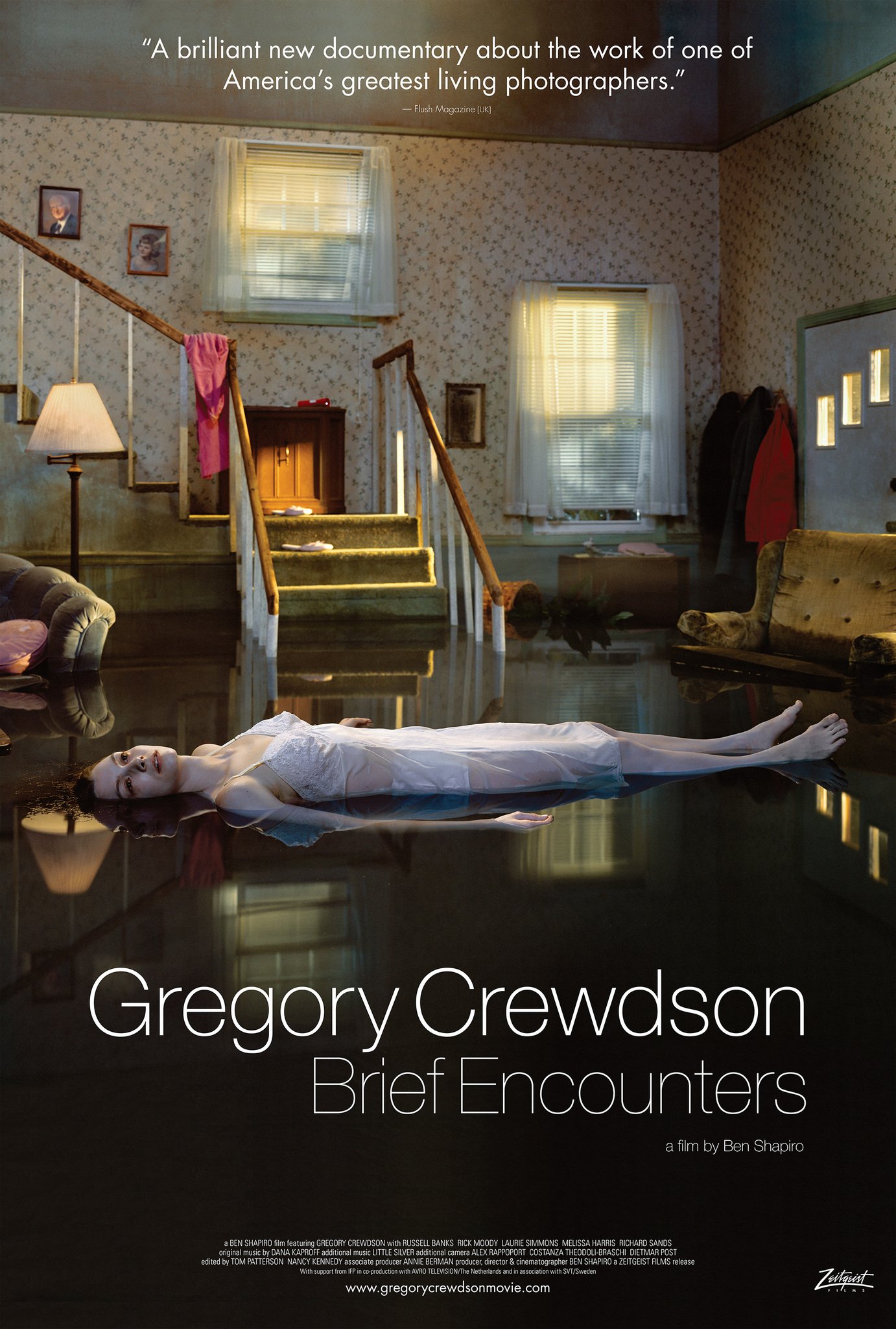 Фото - Gregory Crewdson: Brief Encounters: 1382x2048 / 431 Кб